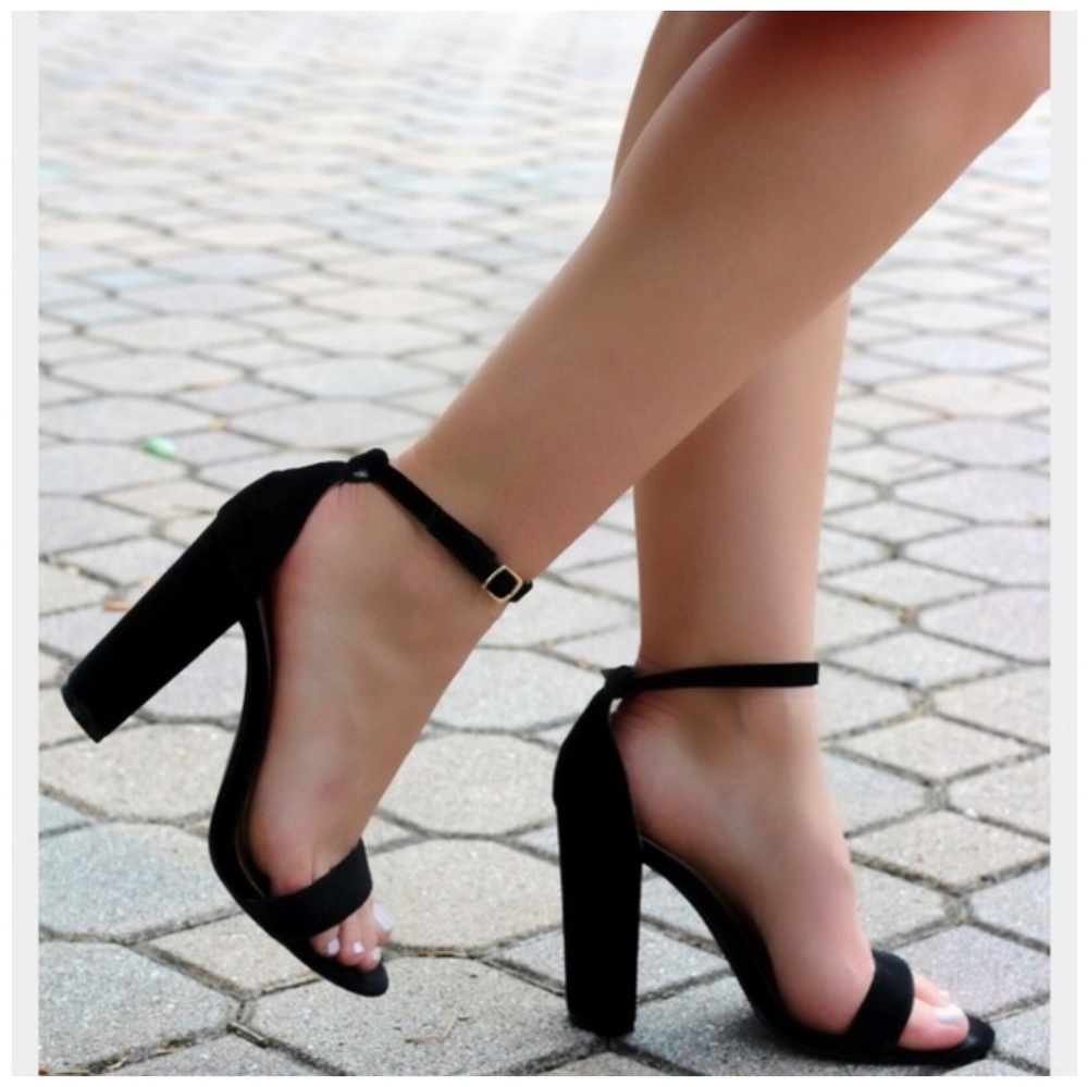 Steve Madden Carson Black Suede Sandals